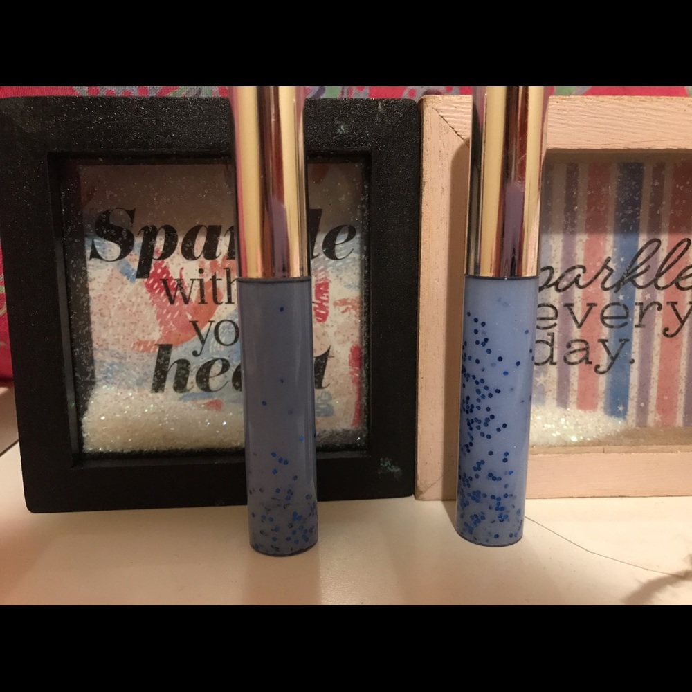 KyNora Icy Blue lipgloss